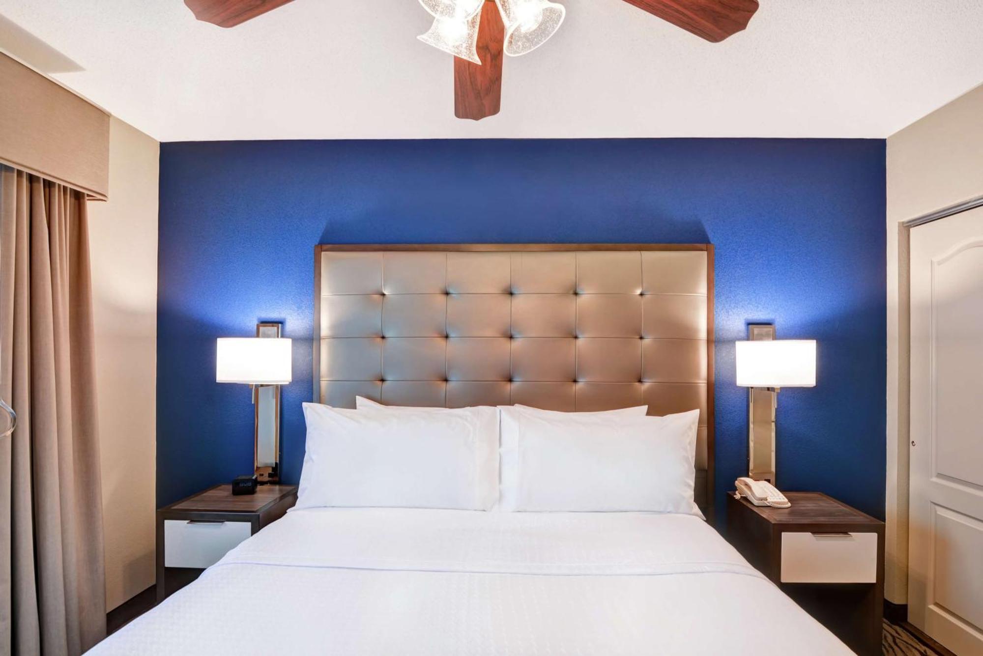 Hotel Homewood By Hilton Near The Galleria 3*